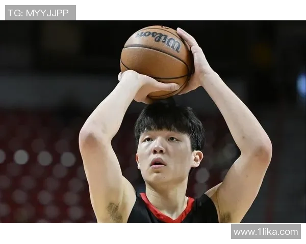 杨瀚森回应初次首发：上半场缩头缩脑发挥不咋地 向伊迪学习生计