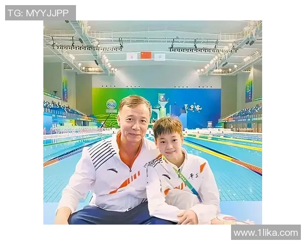 温情！何威仪开车送全红婵回湛江省亲，小红紧握奶奶的手和爷爷说体己话