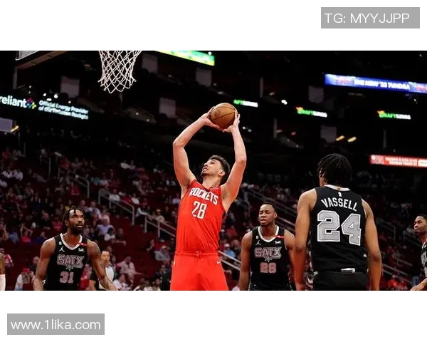 独自进场的作用比双塔更好，火箭应该愈加合理地运用内线老将？